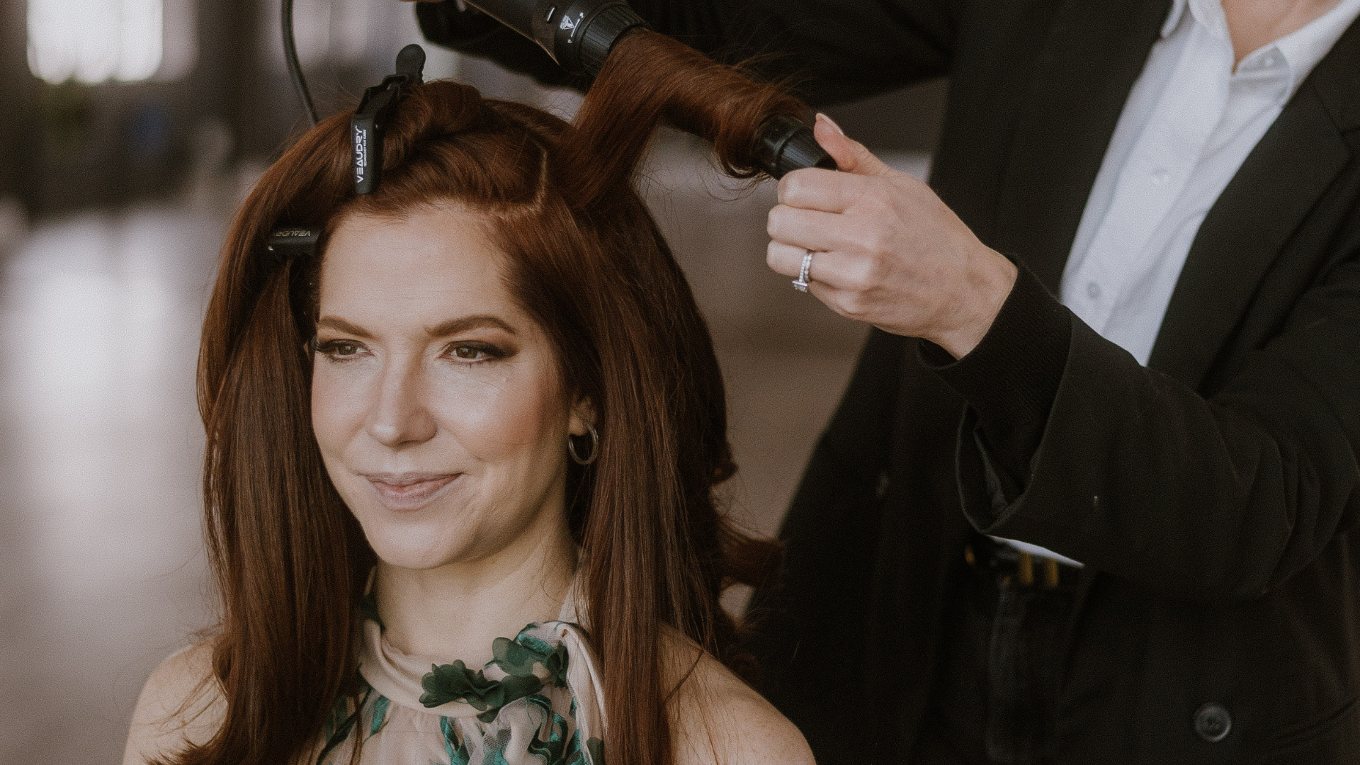 Veaudry myAirStyler Steals the Spotlight on the Cover of Huisgenoot